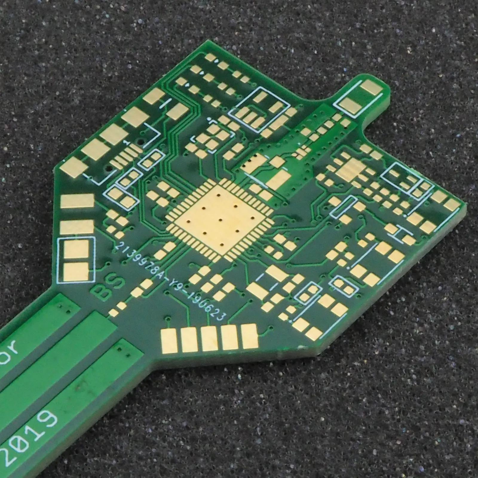 Unbestückte Leiterplatte mit QFN-Landpattern